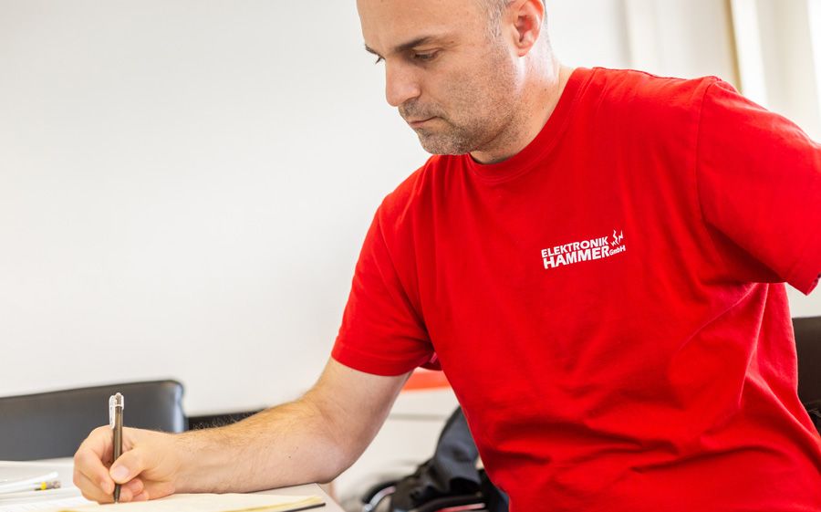 Elektronik Hammer GmbH, Mitarbeiter